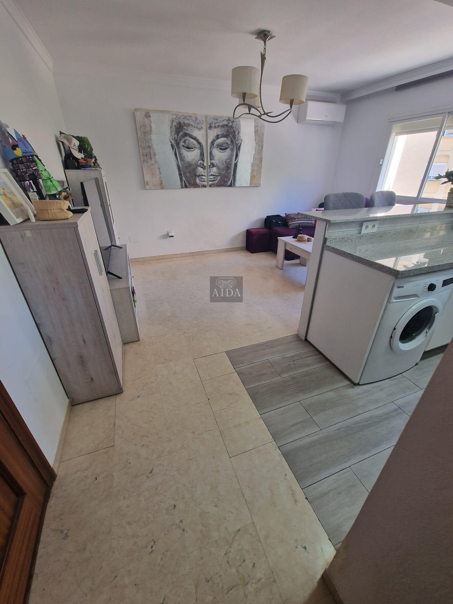 Venta de piso en Estepona