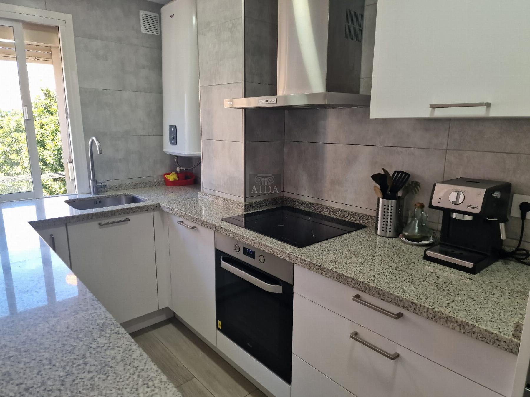 Venta de piso en Estepona