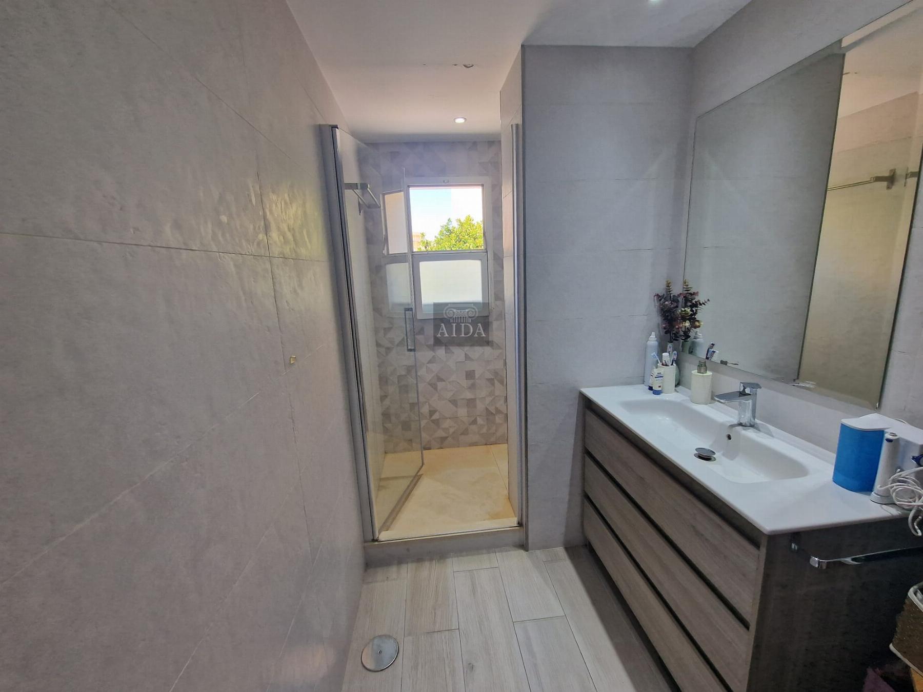 Venta de piso en Estepona