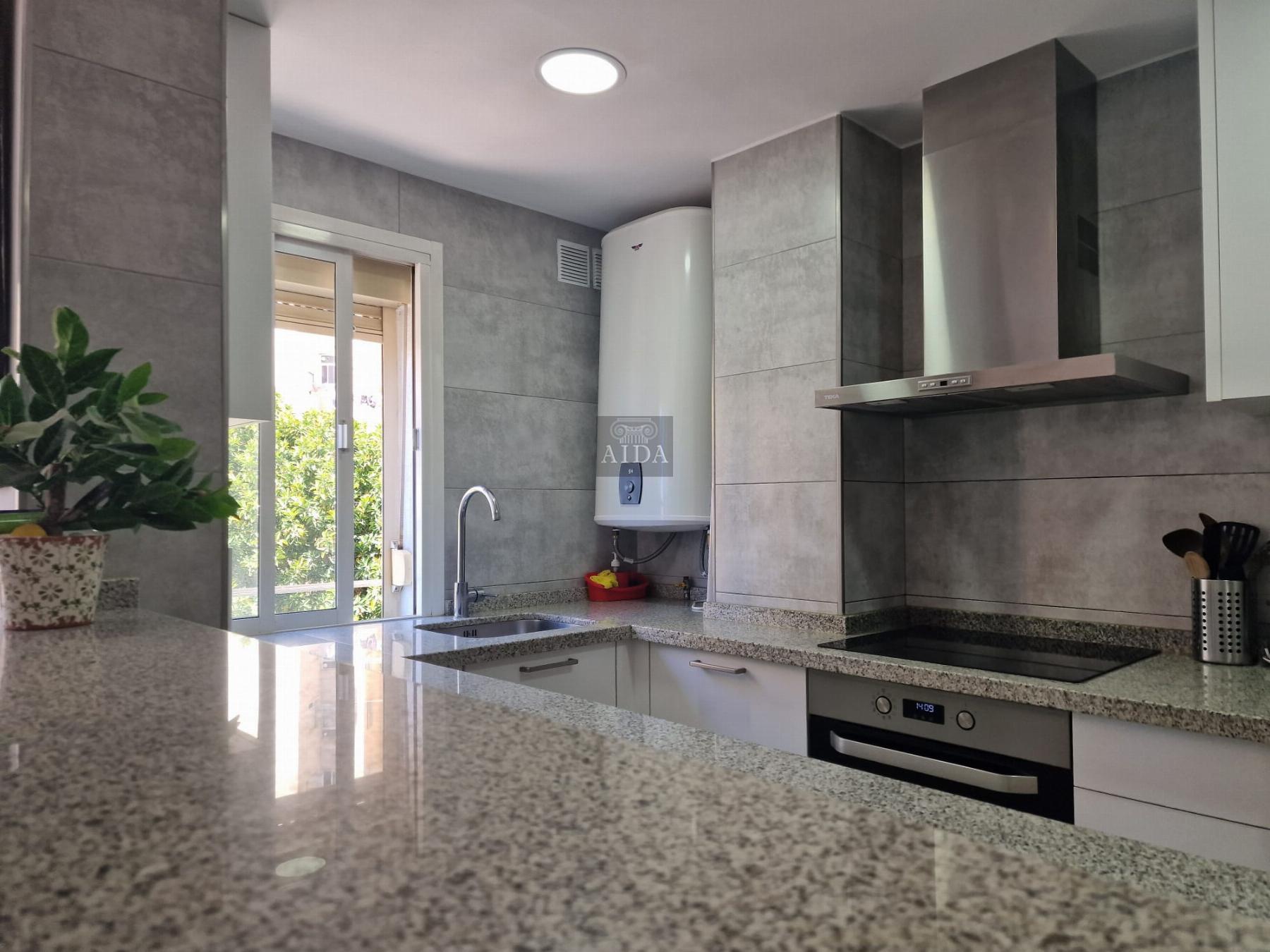 Venta de piso en Estepona