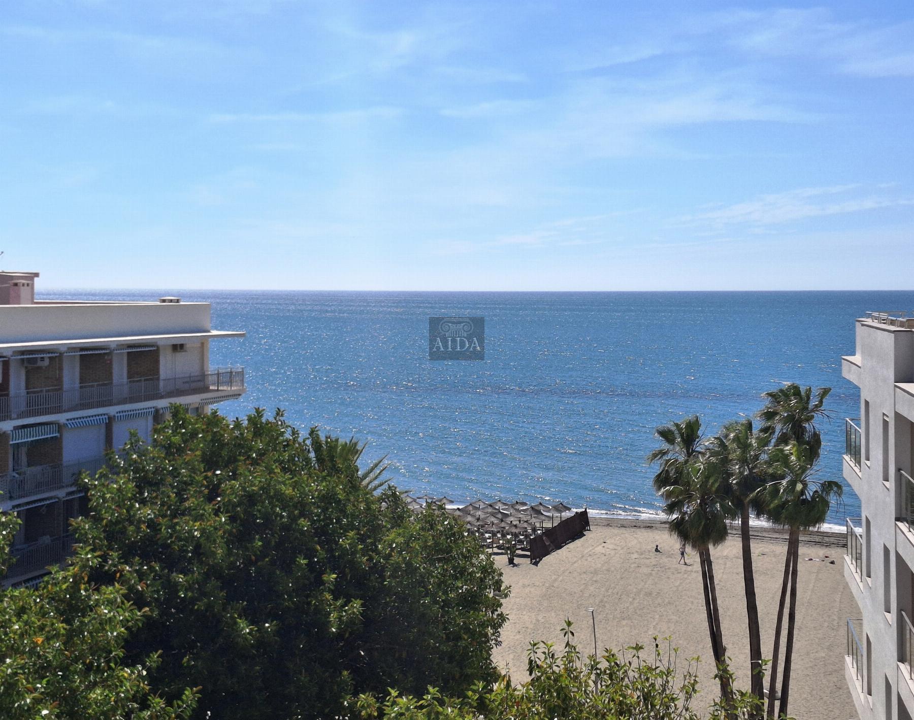For sale of penthouse in Estepona
