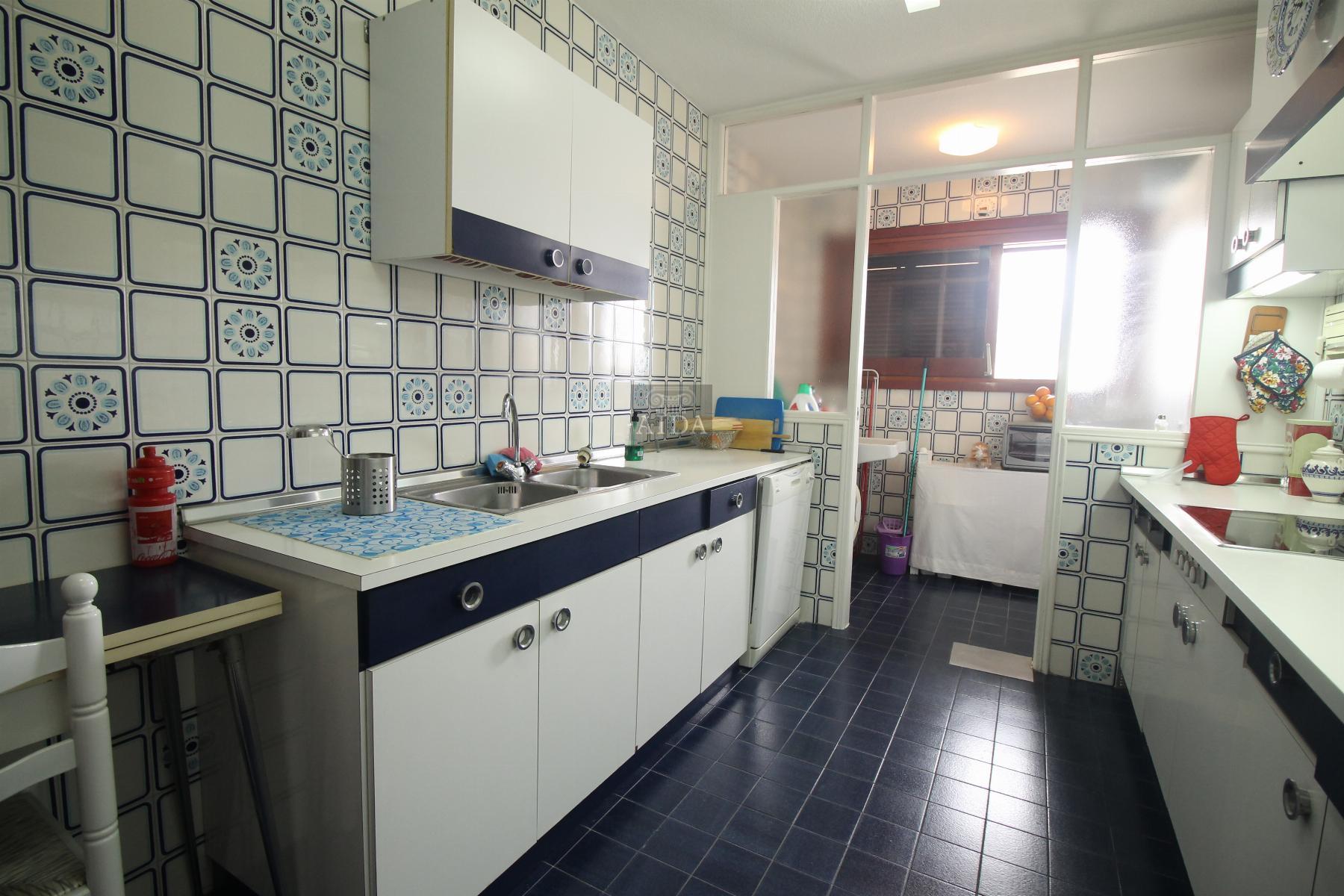 For sale of penthouse in Estepona