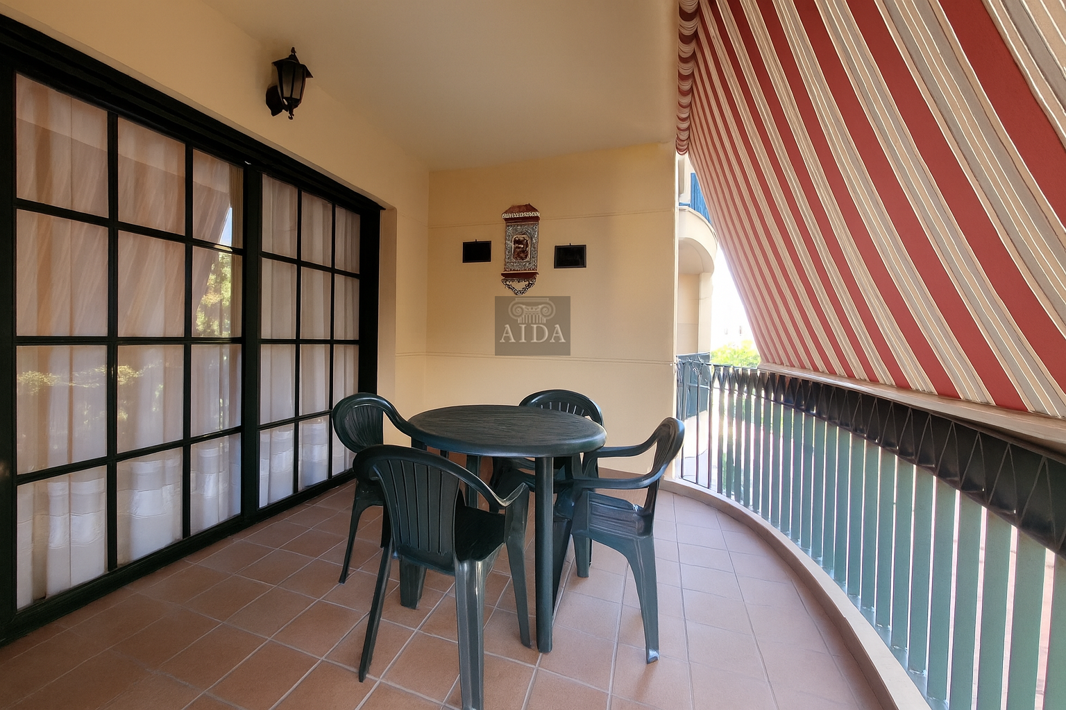 Venta de piso en Estepona