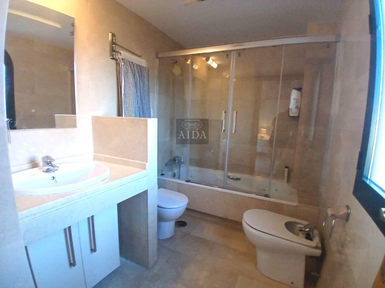 Venta de piso en Estepona