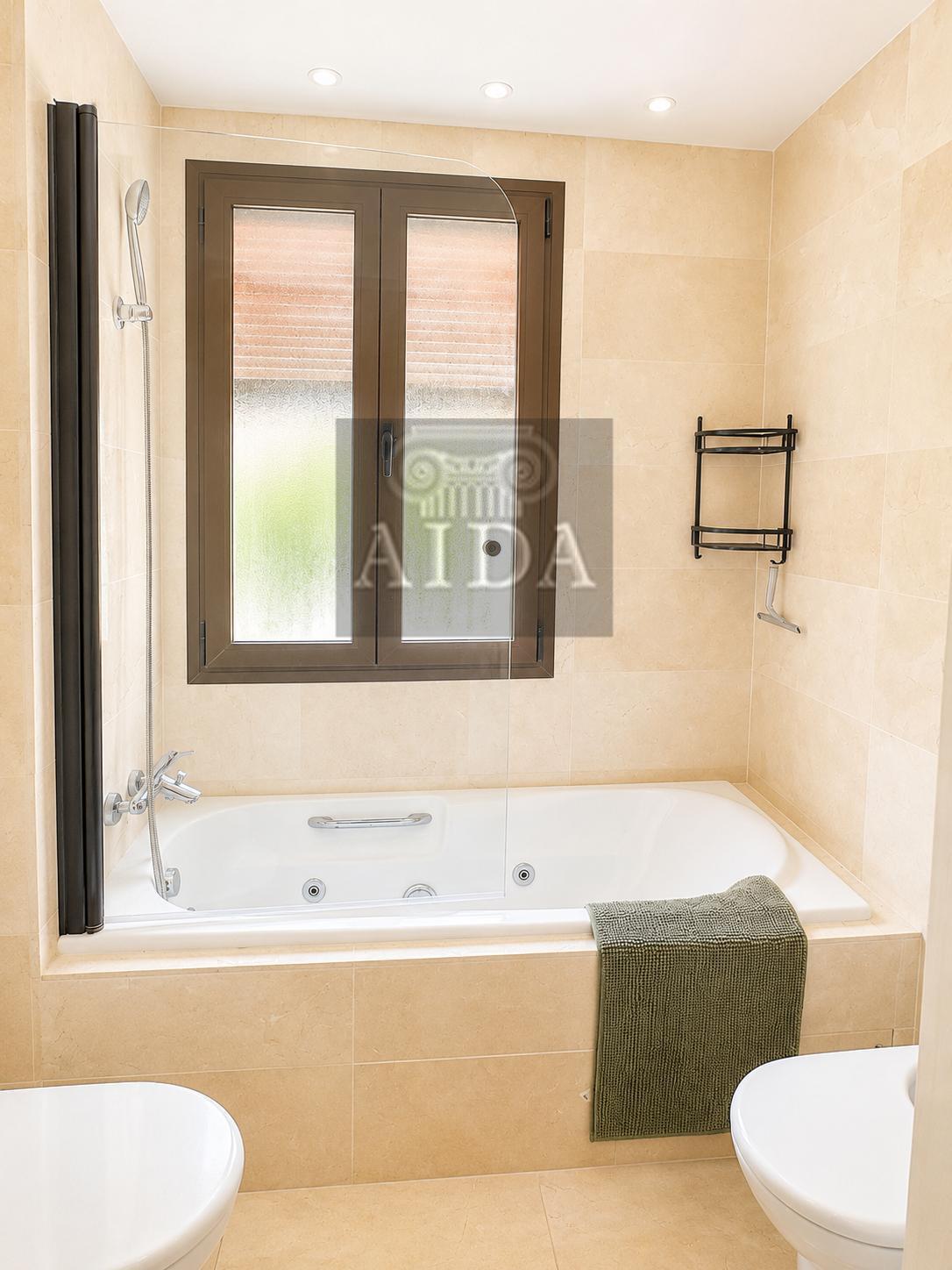 Venta de piso en Estepona
