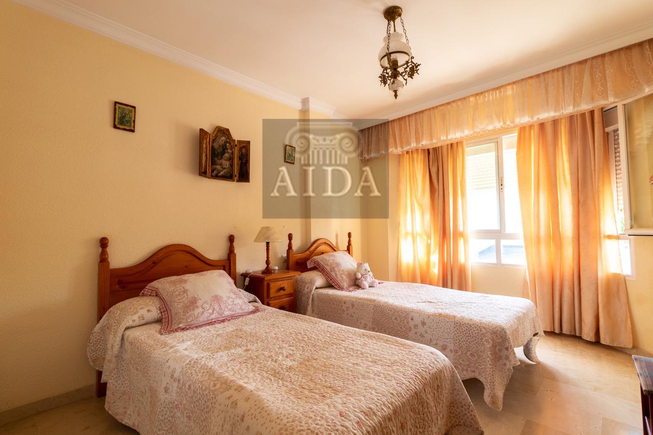 Venta de piso en Estepona