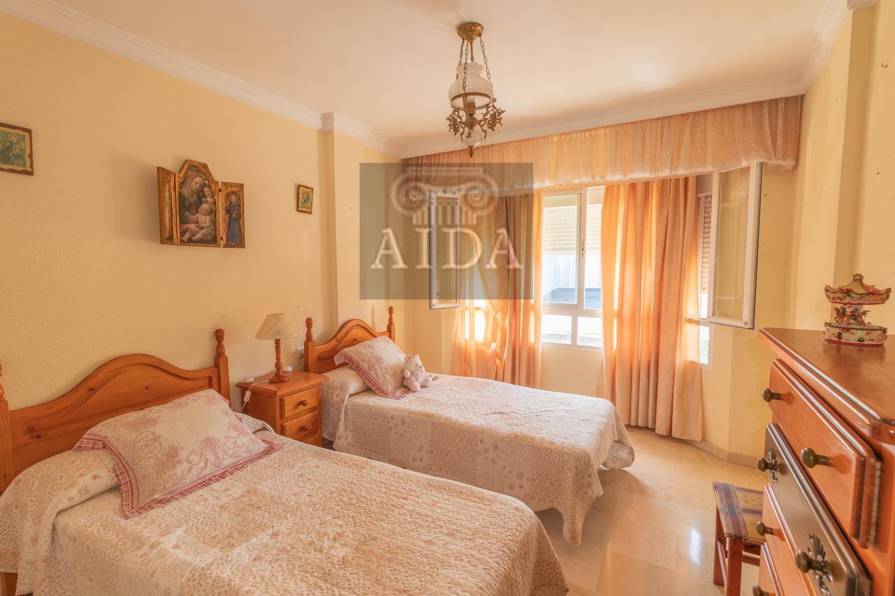 Venta de piso en Estepona