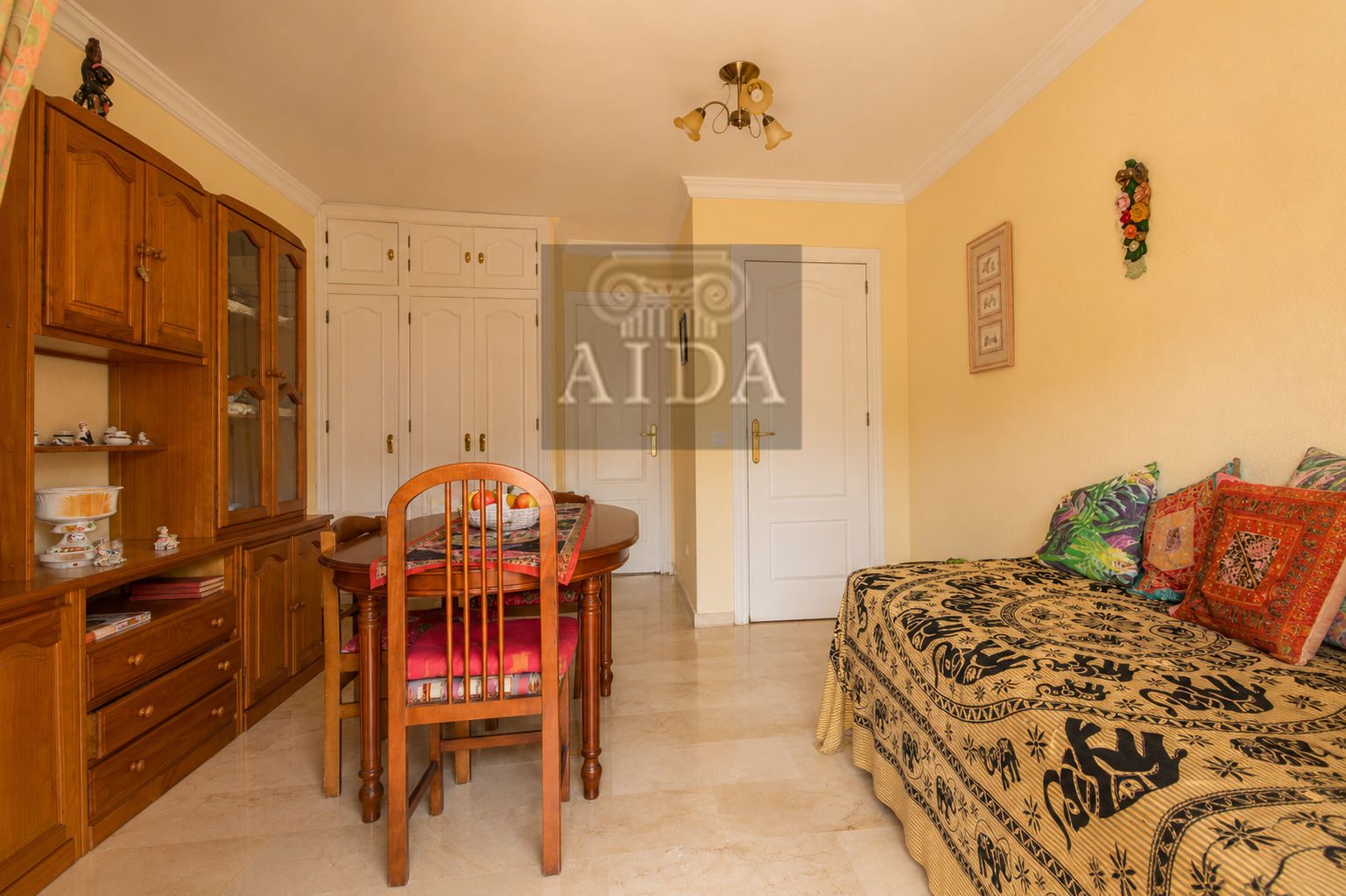 Venta de piso en Estepona