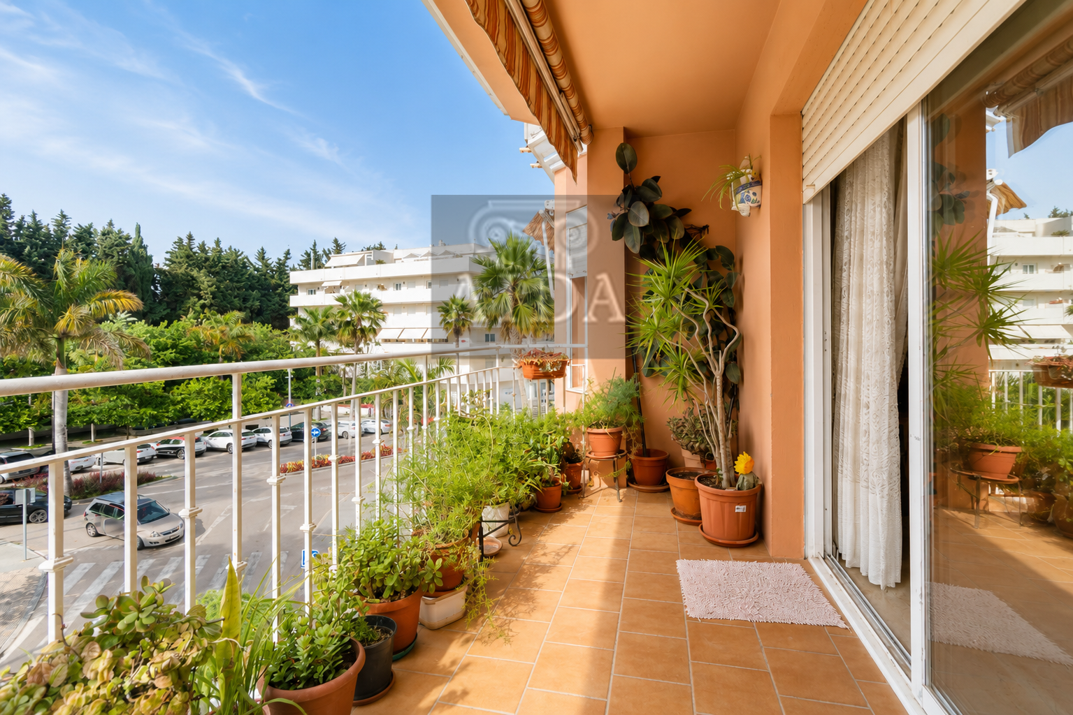 Venta de piso en Estepona