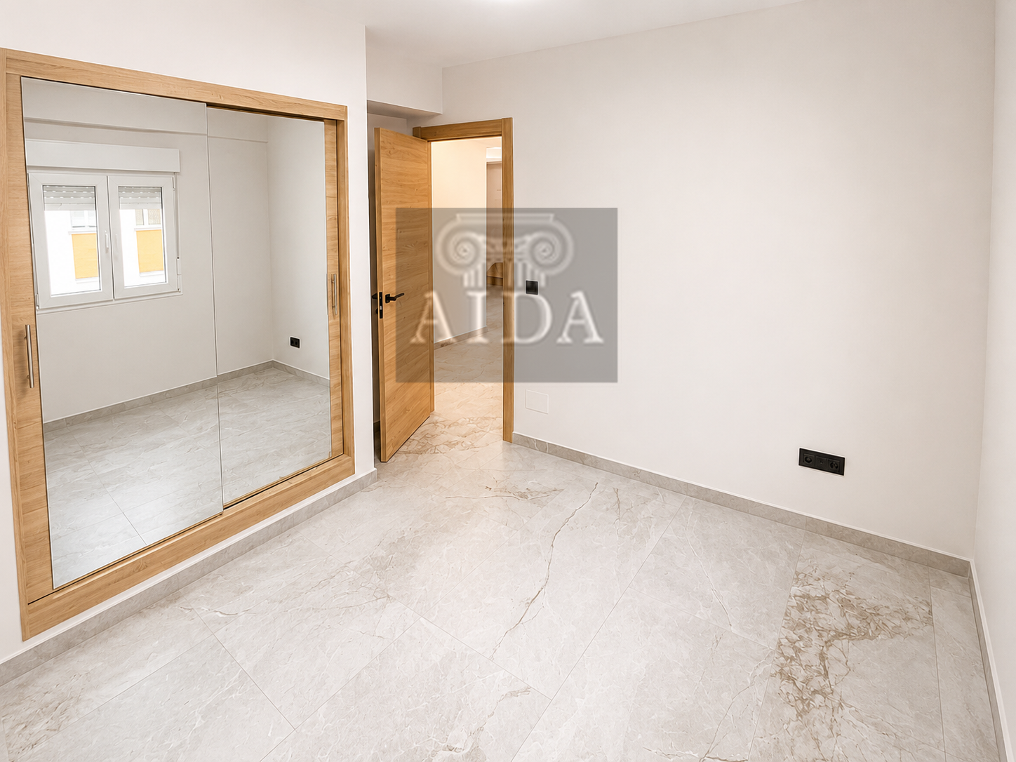 Venta de piso en Estepona