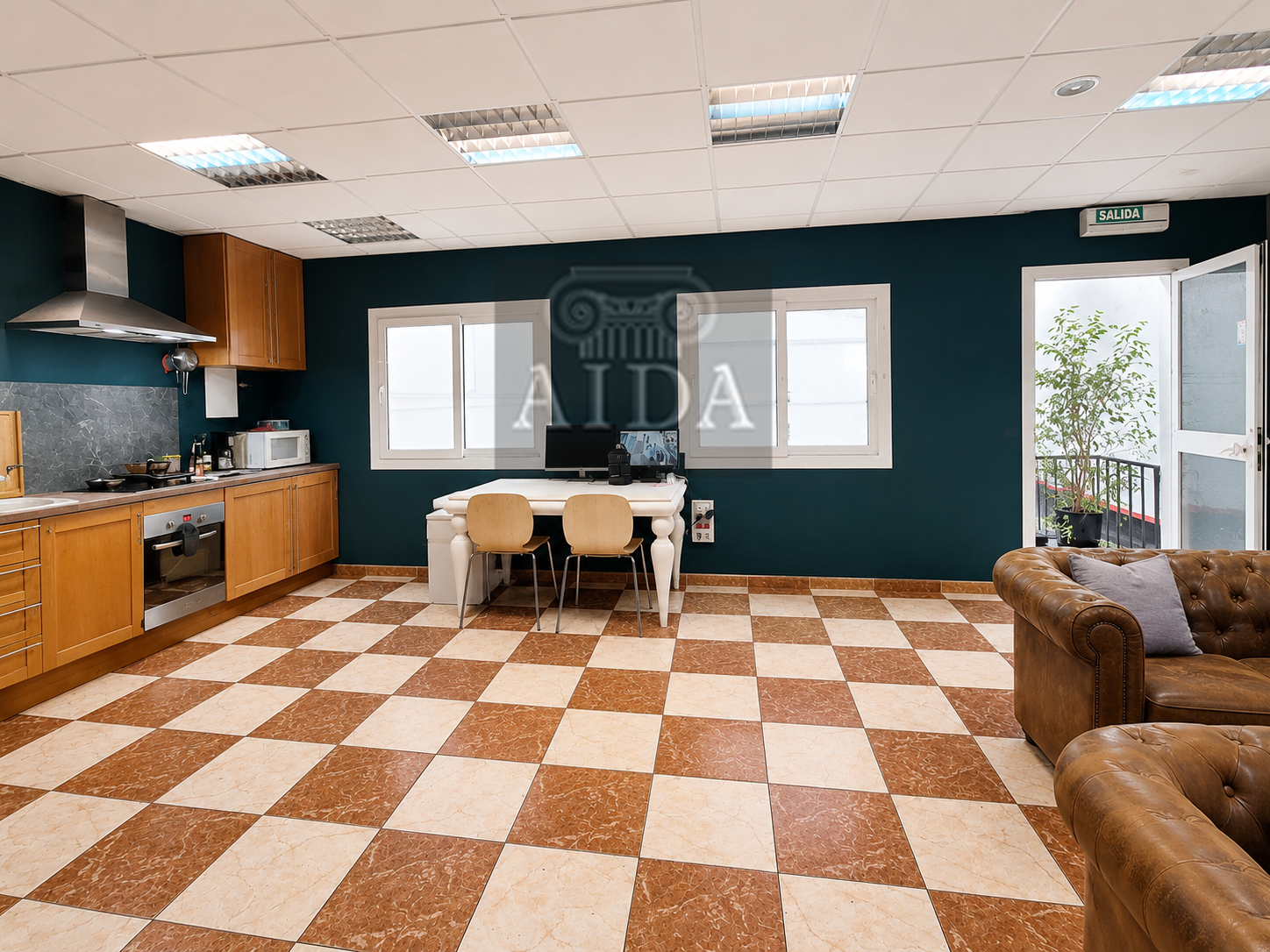 Venta de nave en Estepona