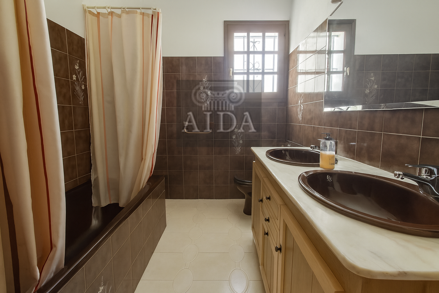 Venta de chalet en Estepona