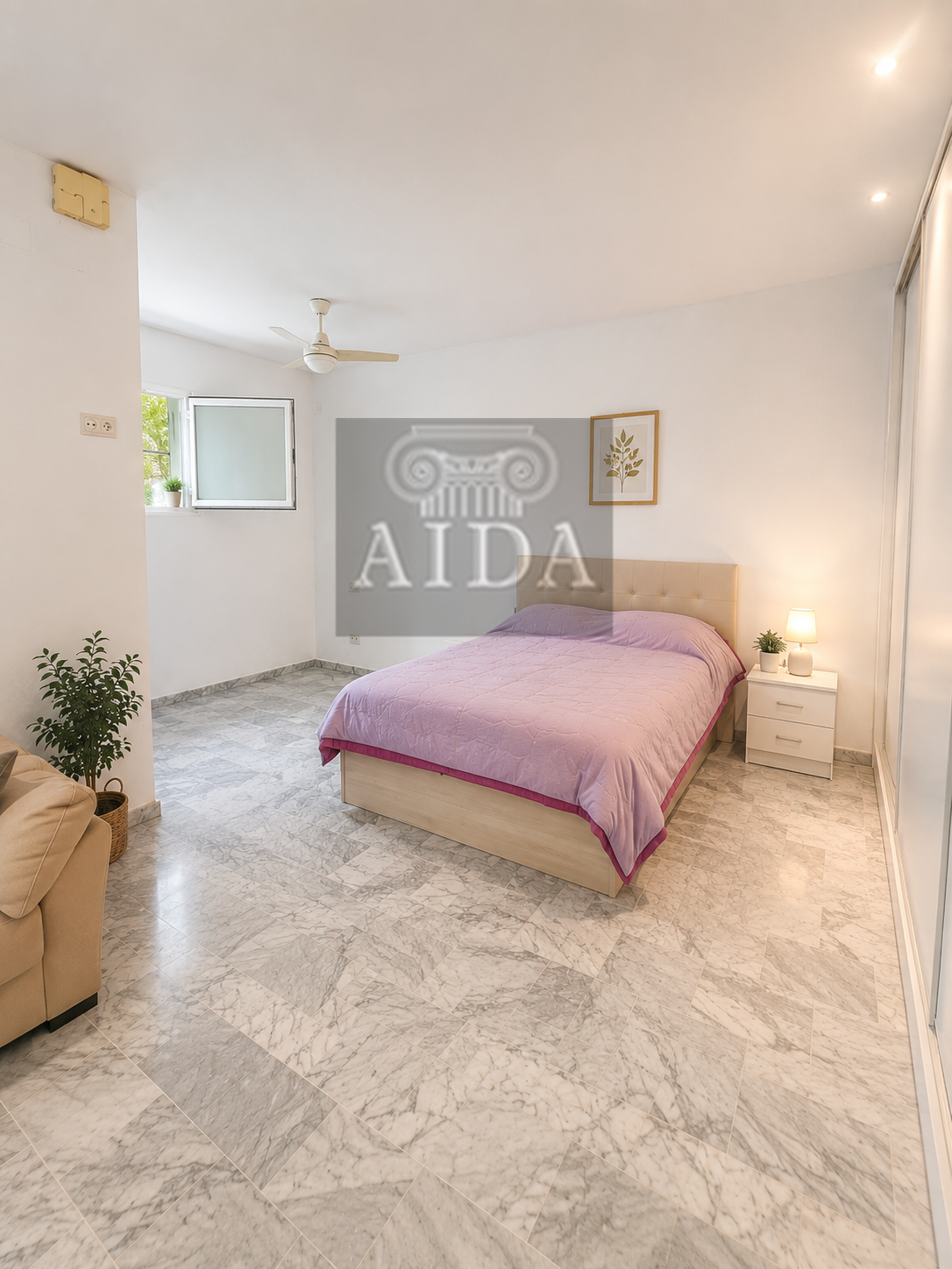 Venta de estudio en Estepona
