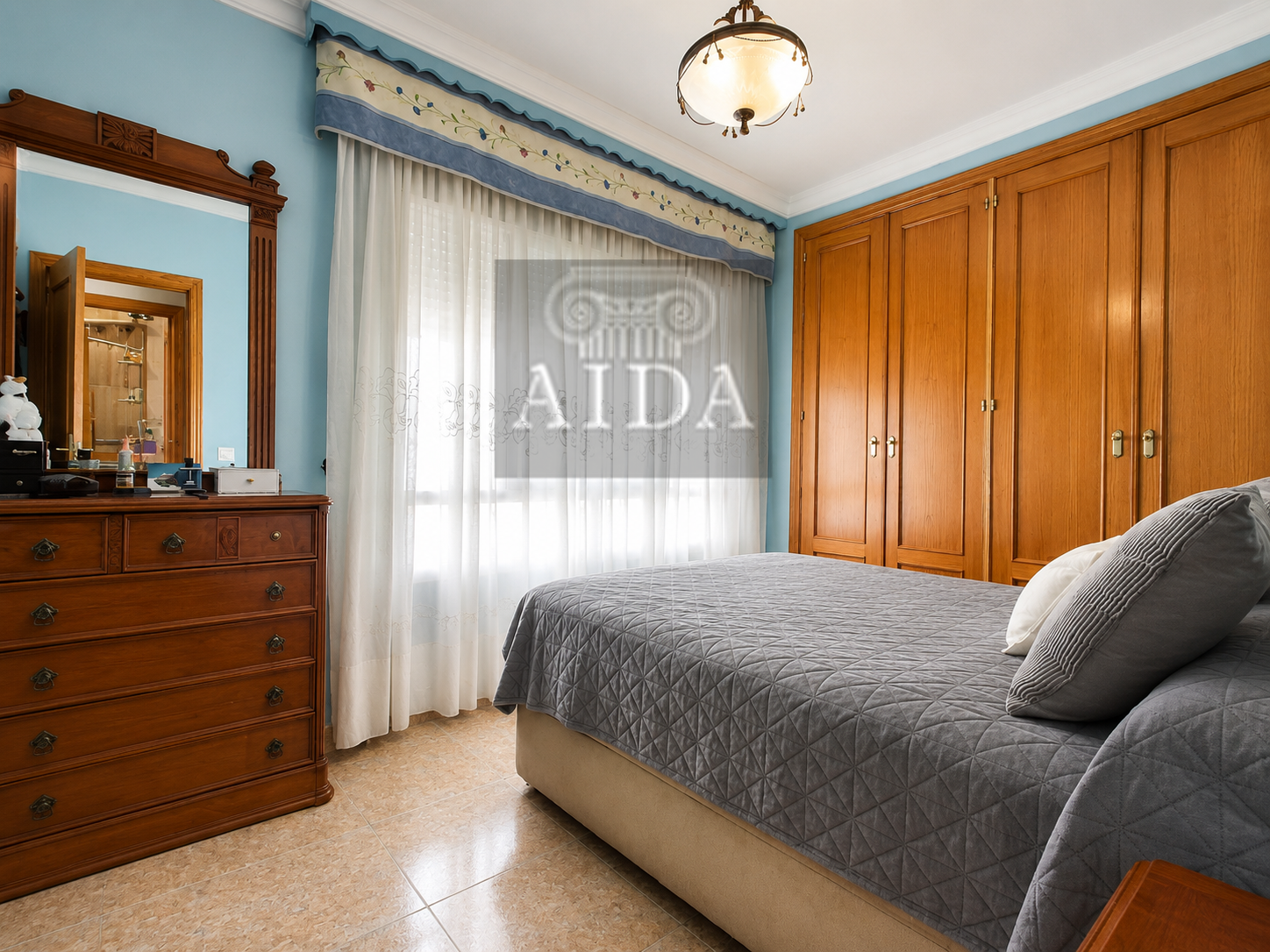 Venta de piso en Estepona