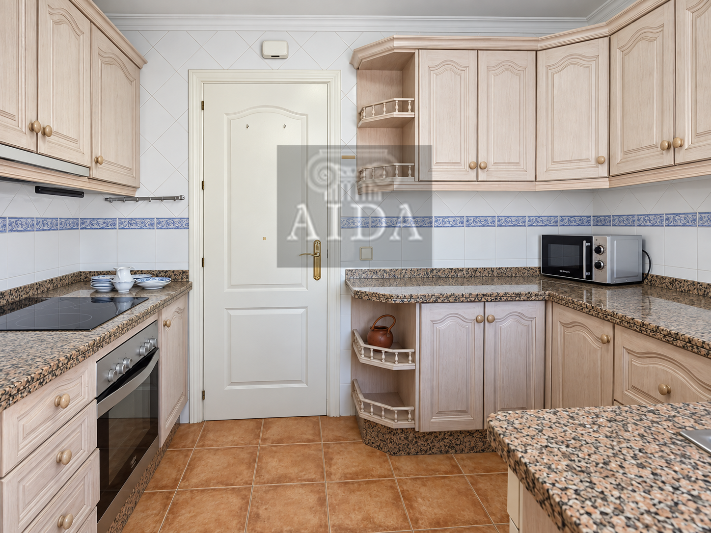 Venta de piso en Estepona