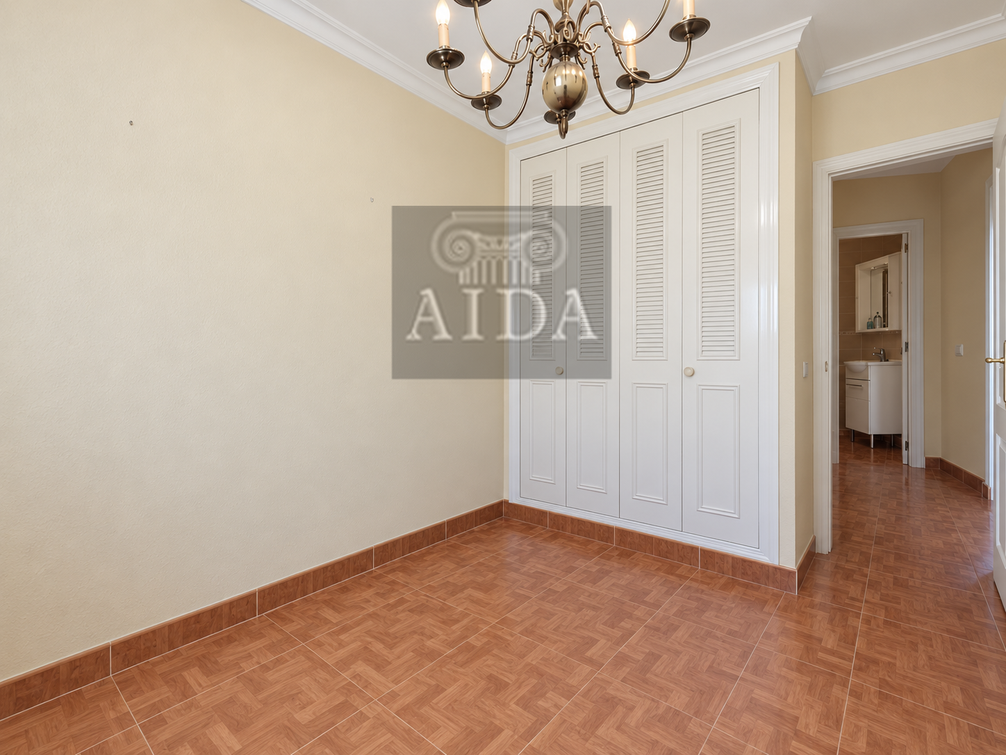 Venta de piso en Estepona