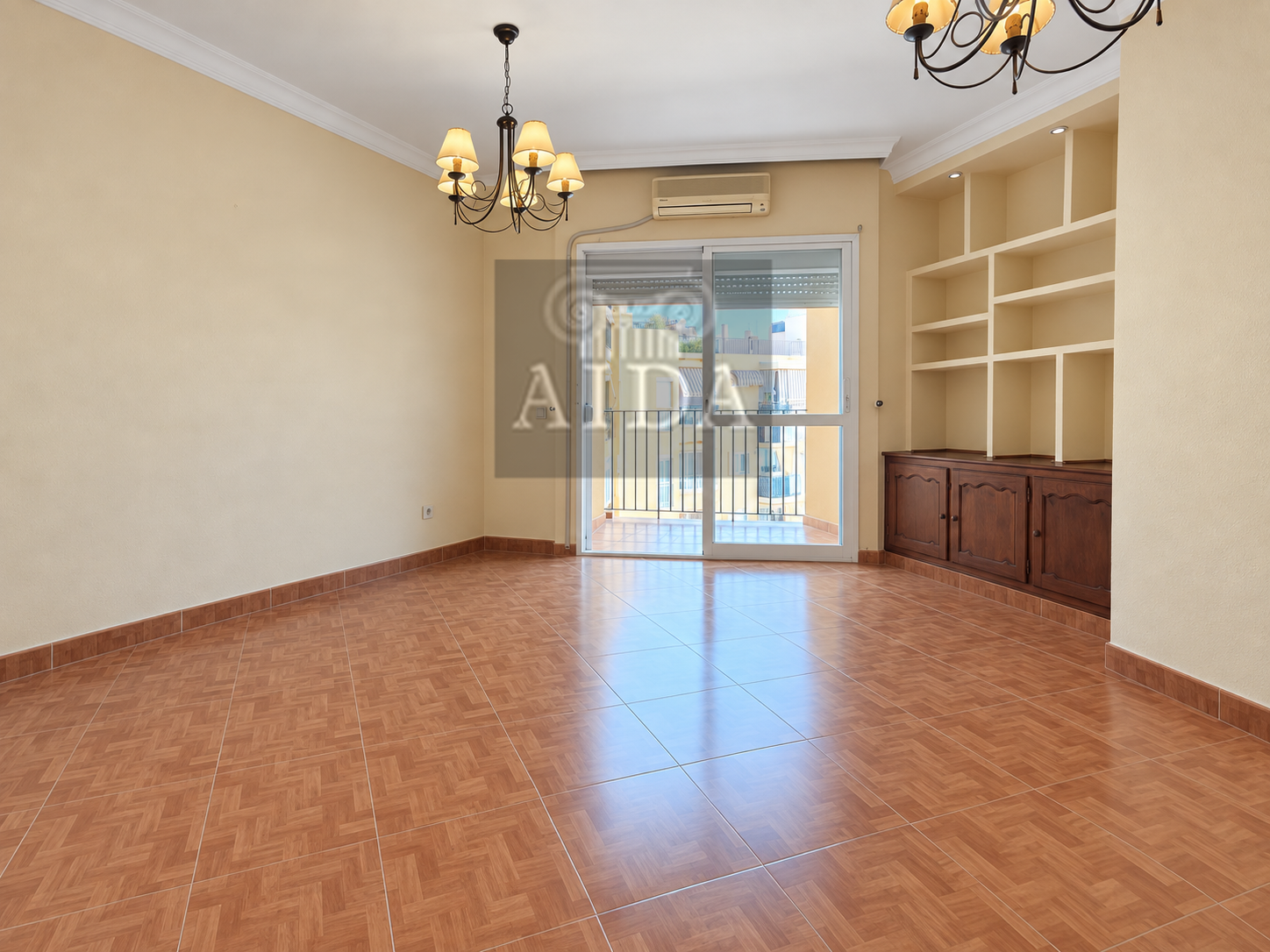 Venta de piso en Estepona