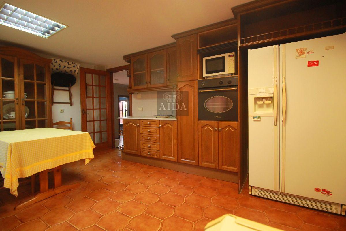 For sale of chalet in Estepona