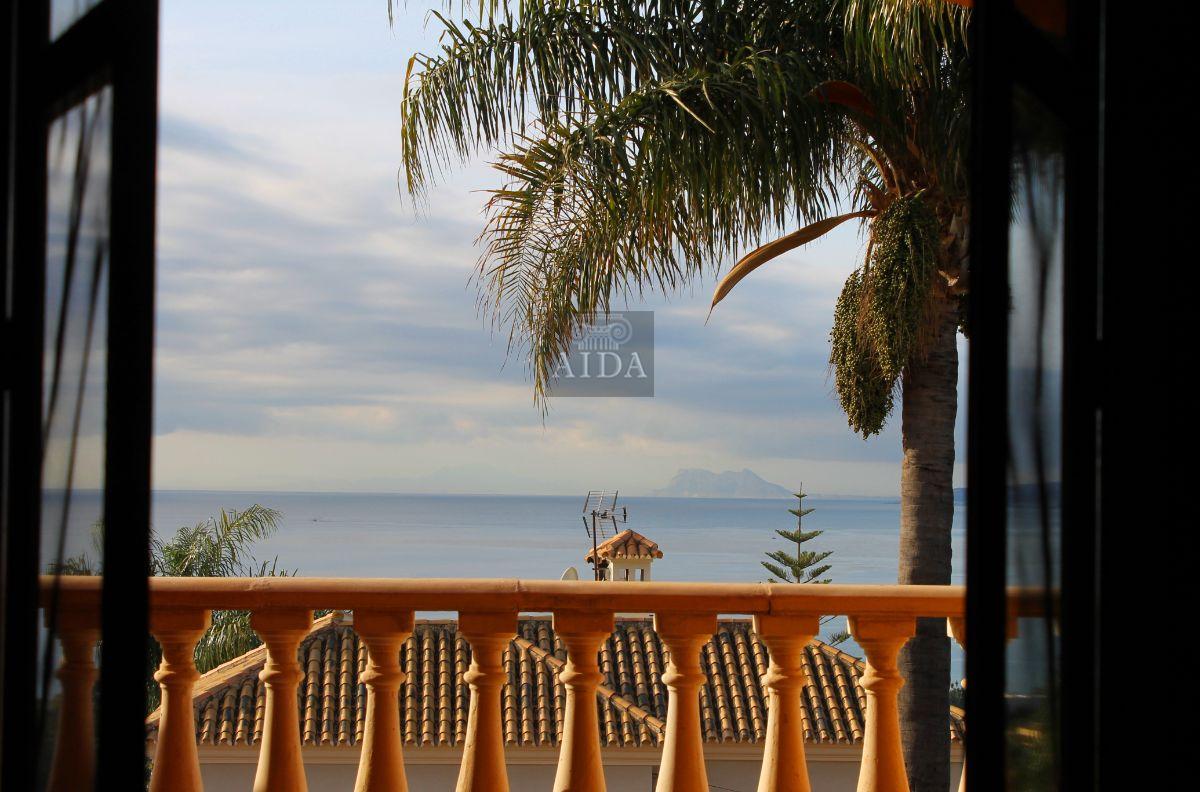 For sale of chalet in Estepona