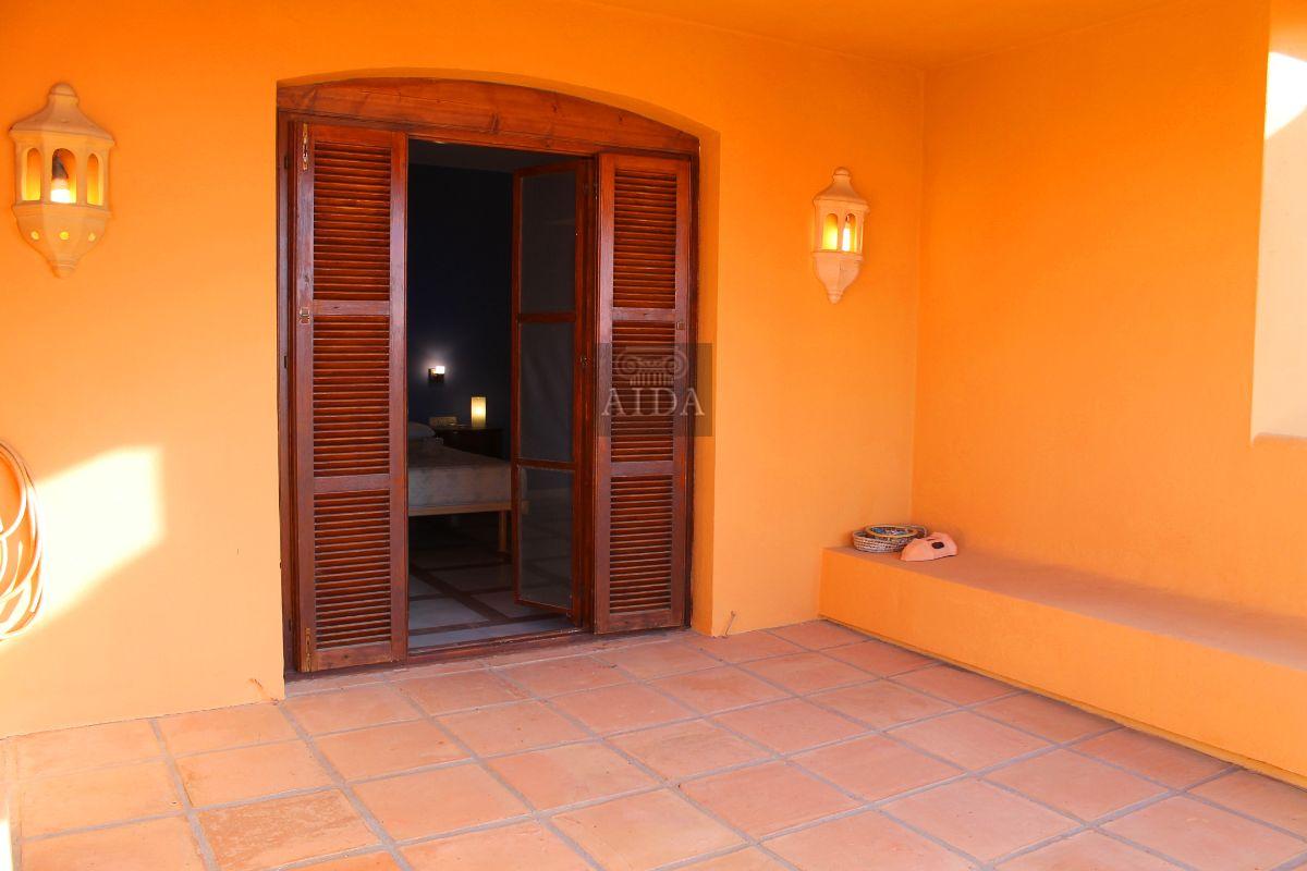 For sale of chalet in Estepona