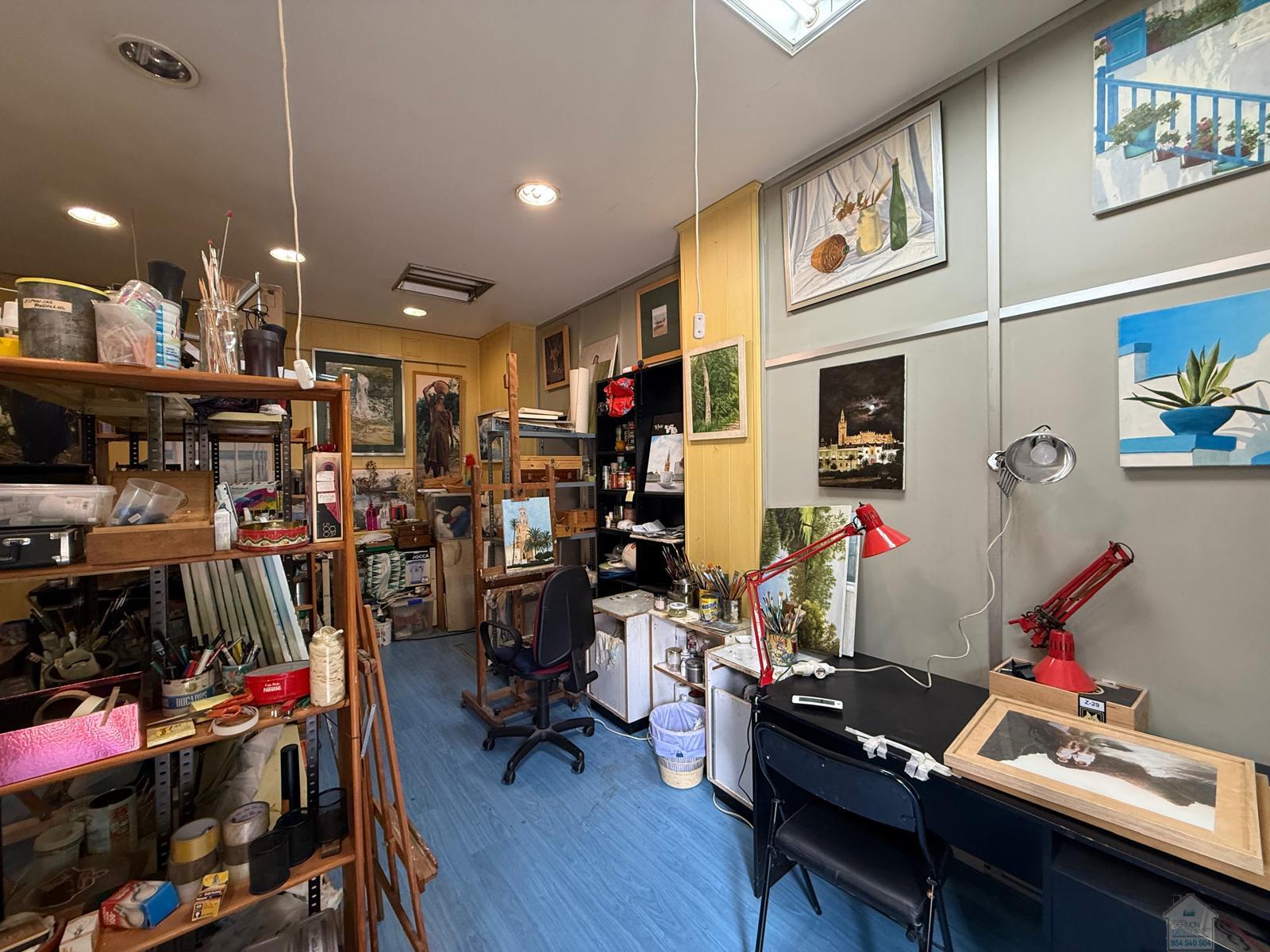 For sale of commercial in Sevilla