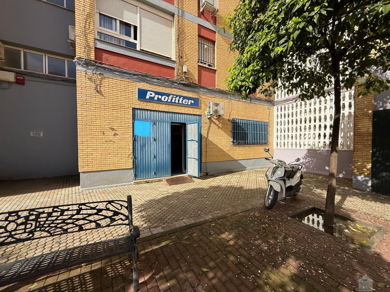 For sale of commercial in Sevilla