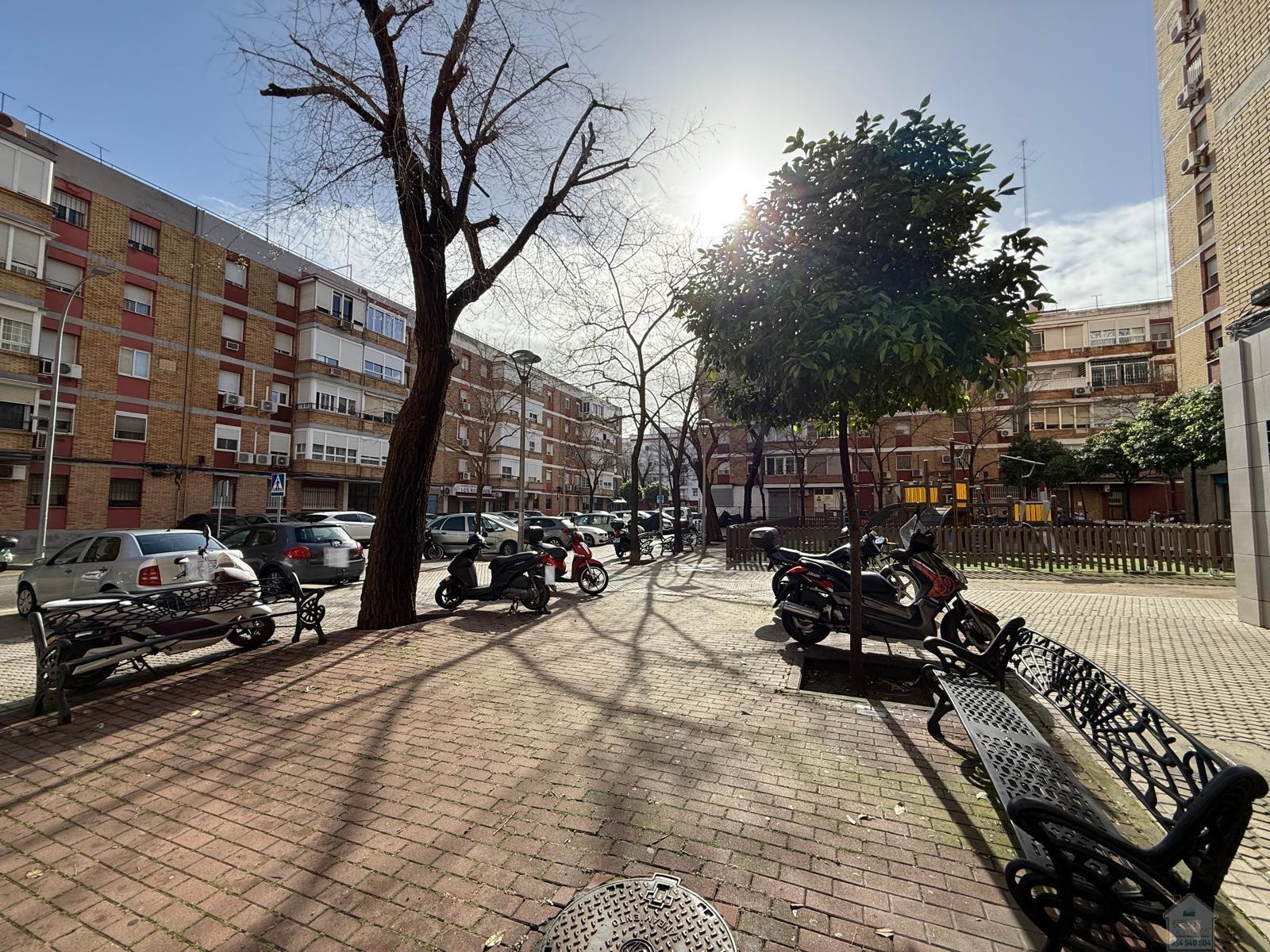 For sale of commercial in Sevilla