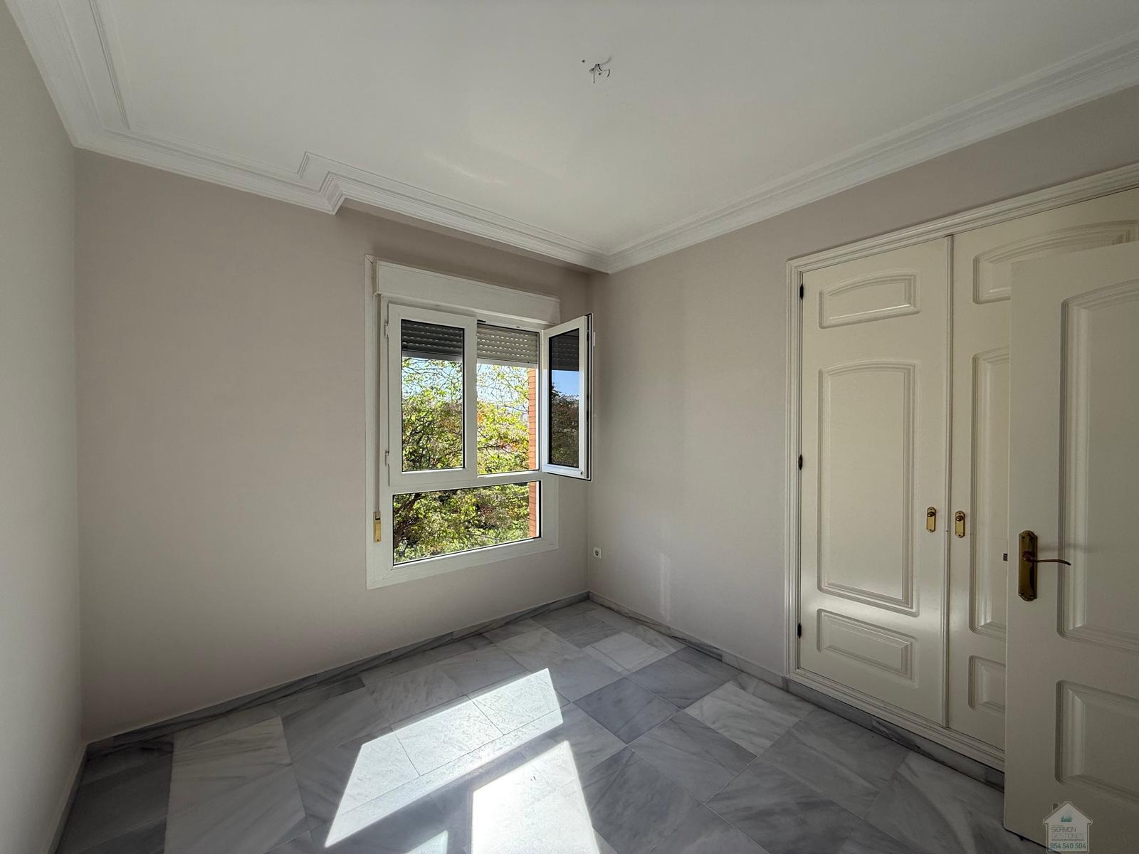 For rent of flat in Sevilla