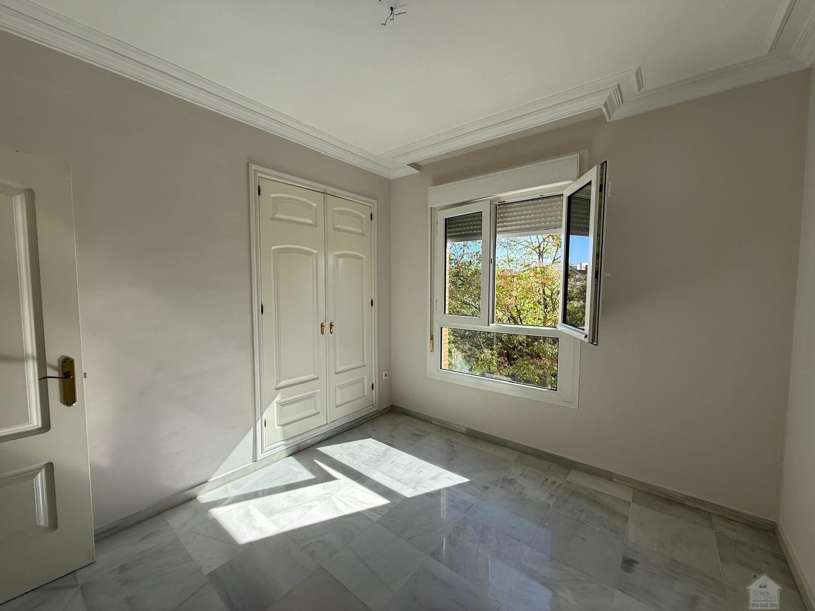 For rent of flat in Sevilla