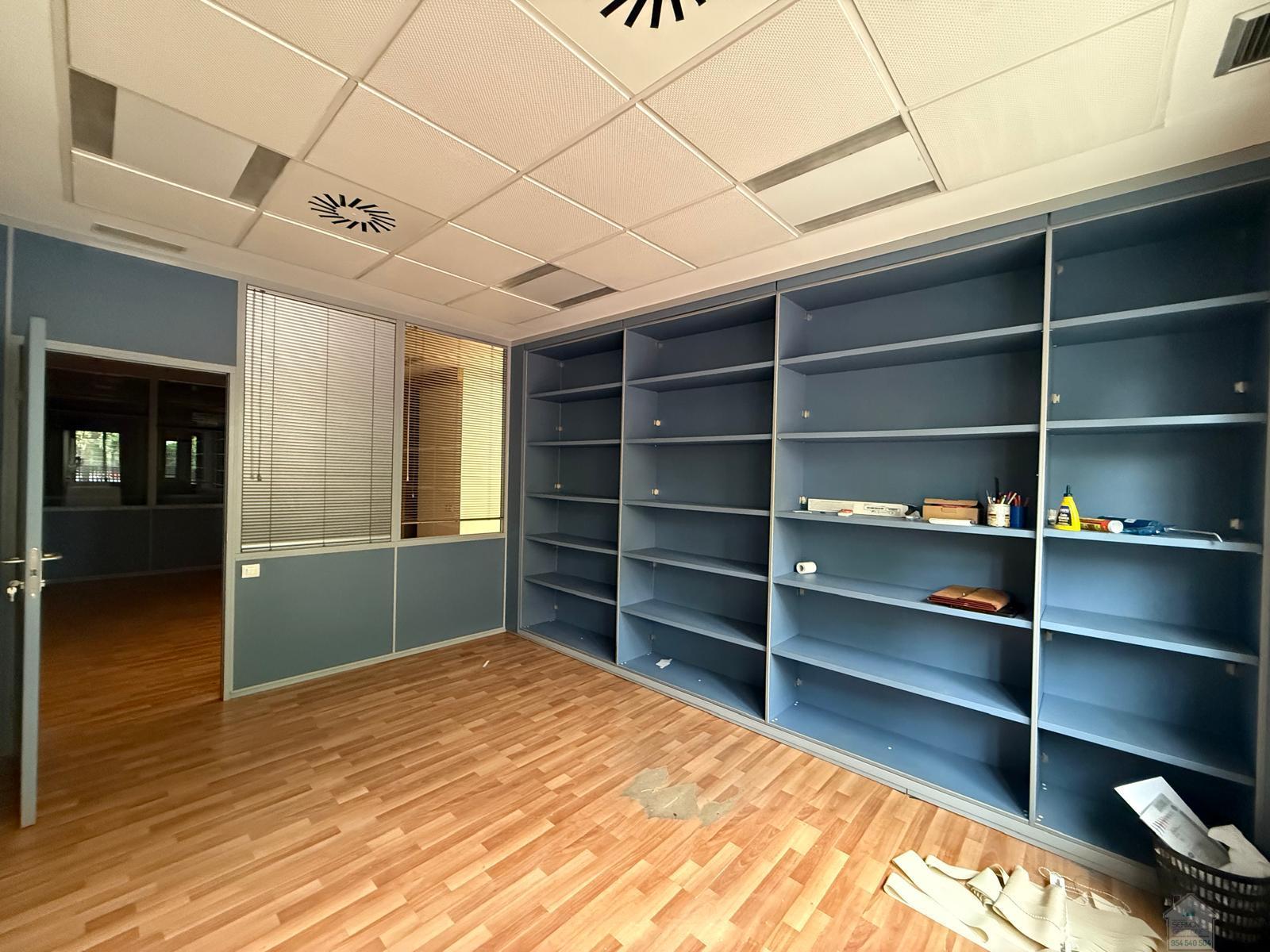 For rent of commercial in Sevilla