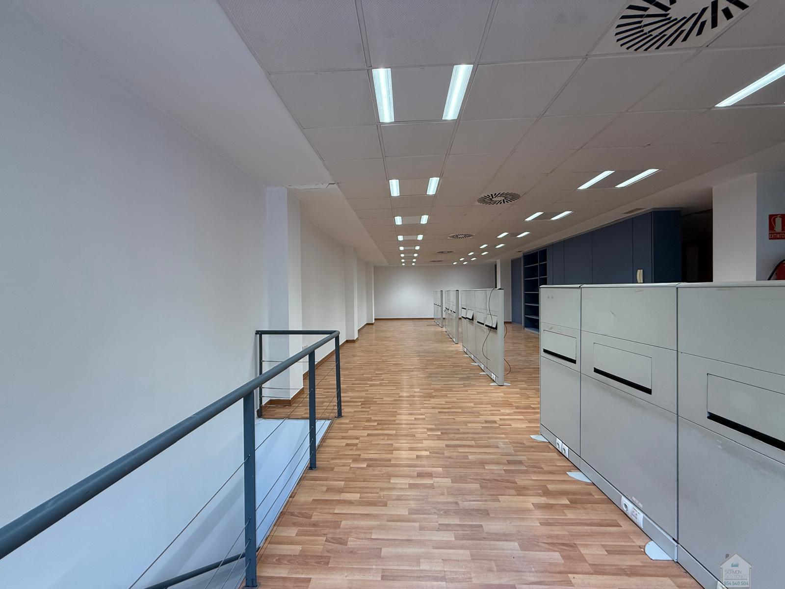 For rent of commercial in Sevilla
