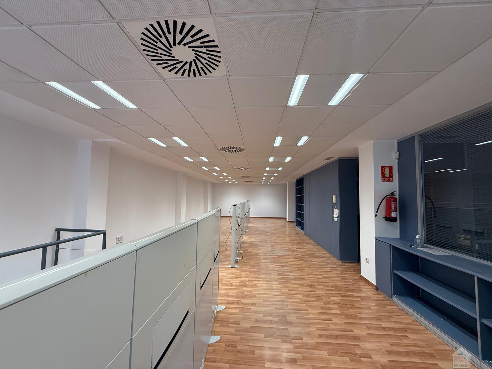 For rent of commercial in Sevilla