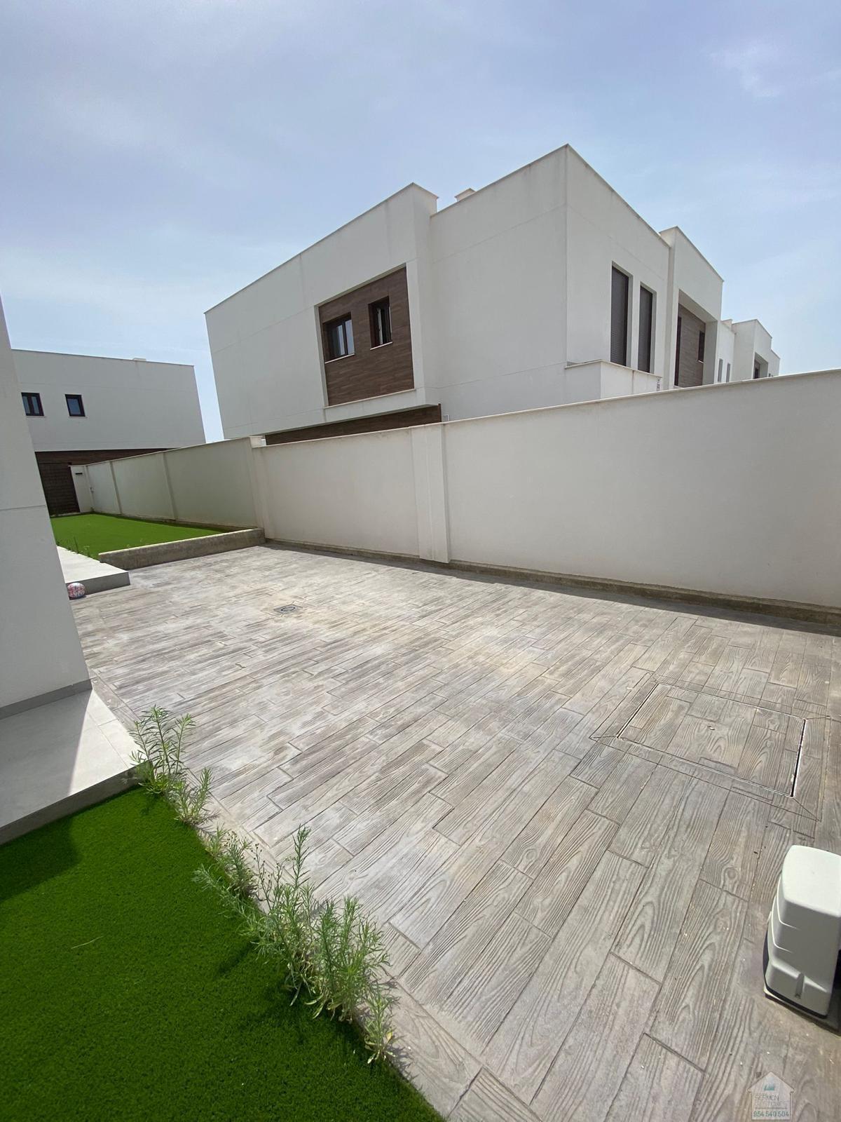 For rent of chalet in Dos Hermanas