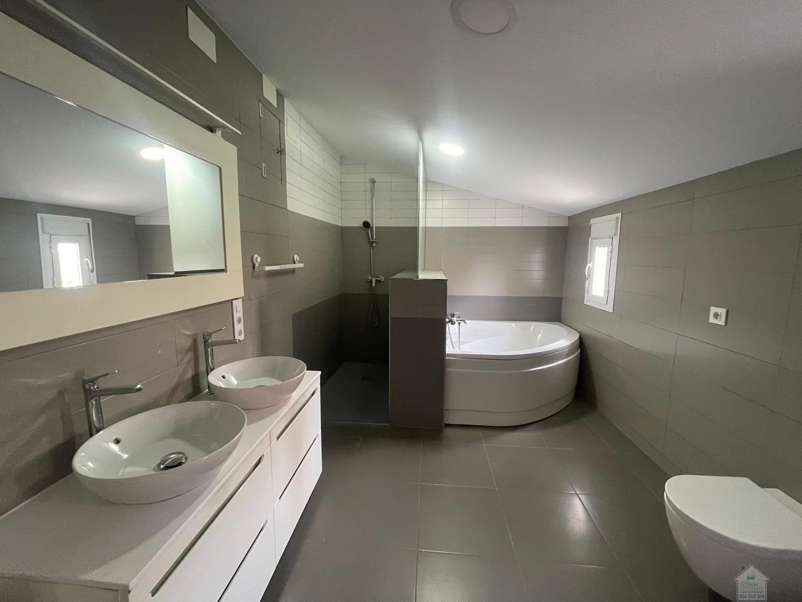 Venta de chalet en Dos Hermanas