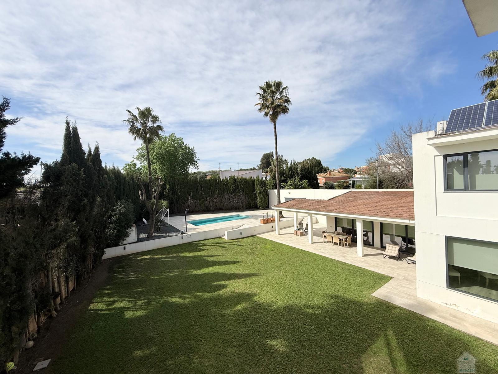 Venta de chalet en Dos Hermanas