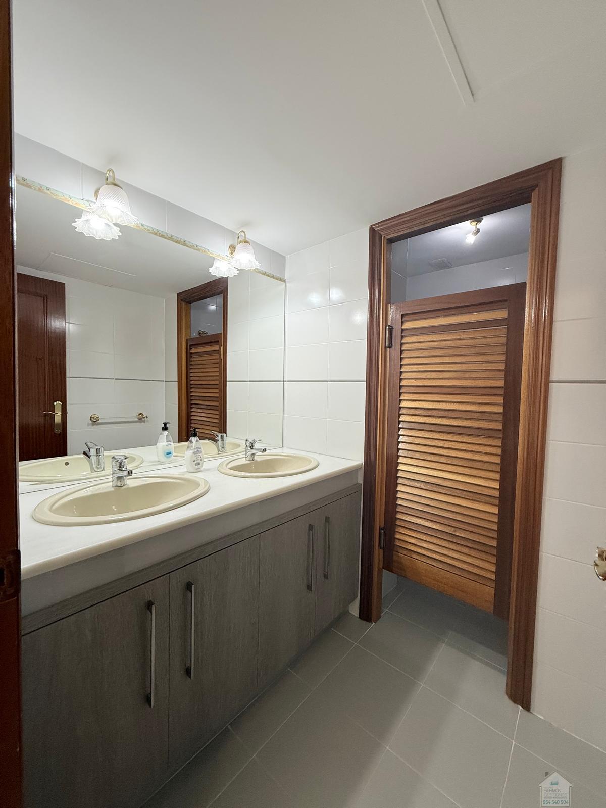 Venta de chalet en Tomares