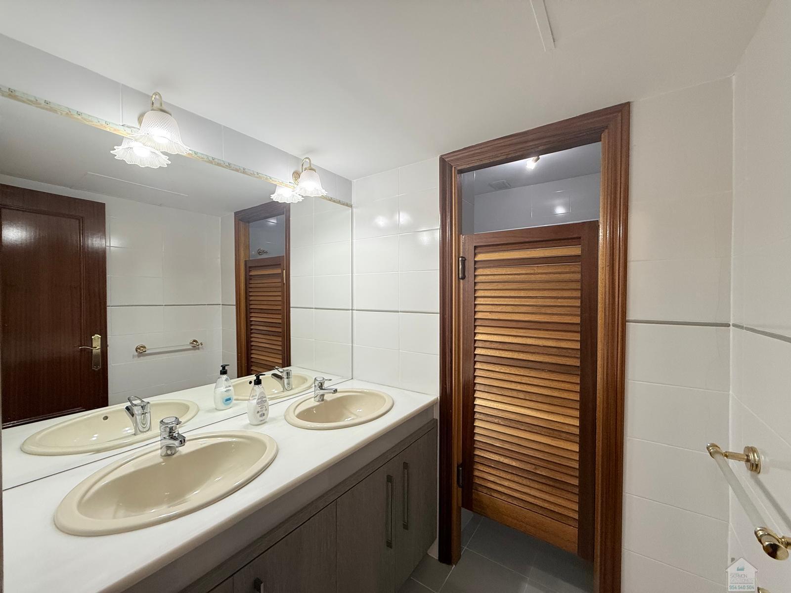 Venta de chalet en Tomares