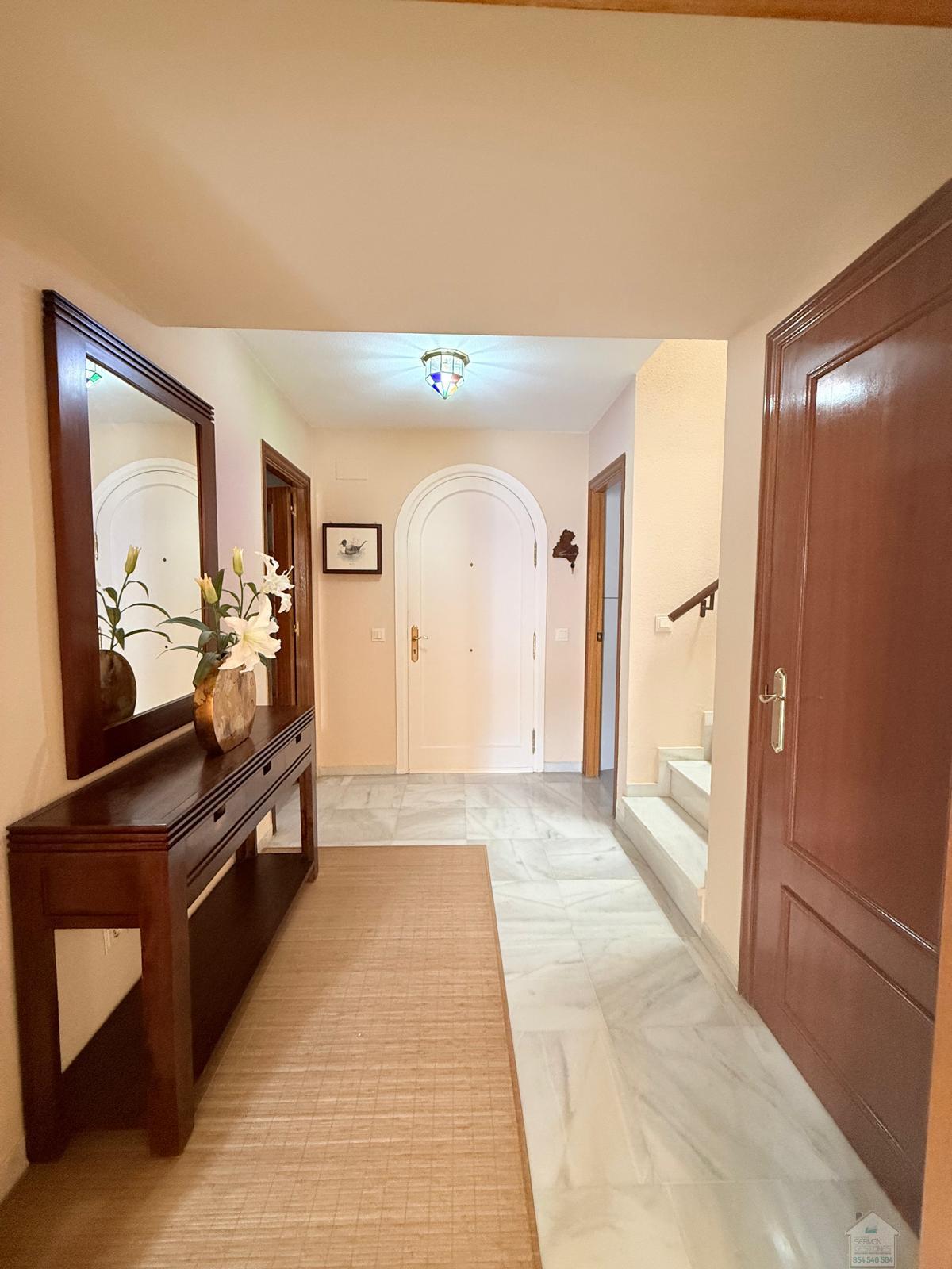 Venta de chalet en Tomares