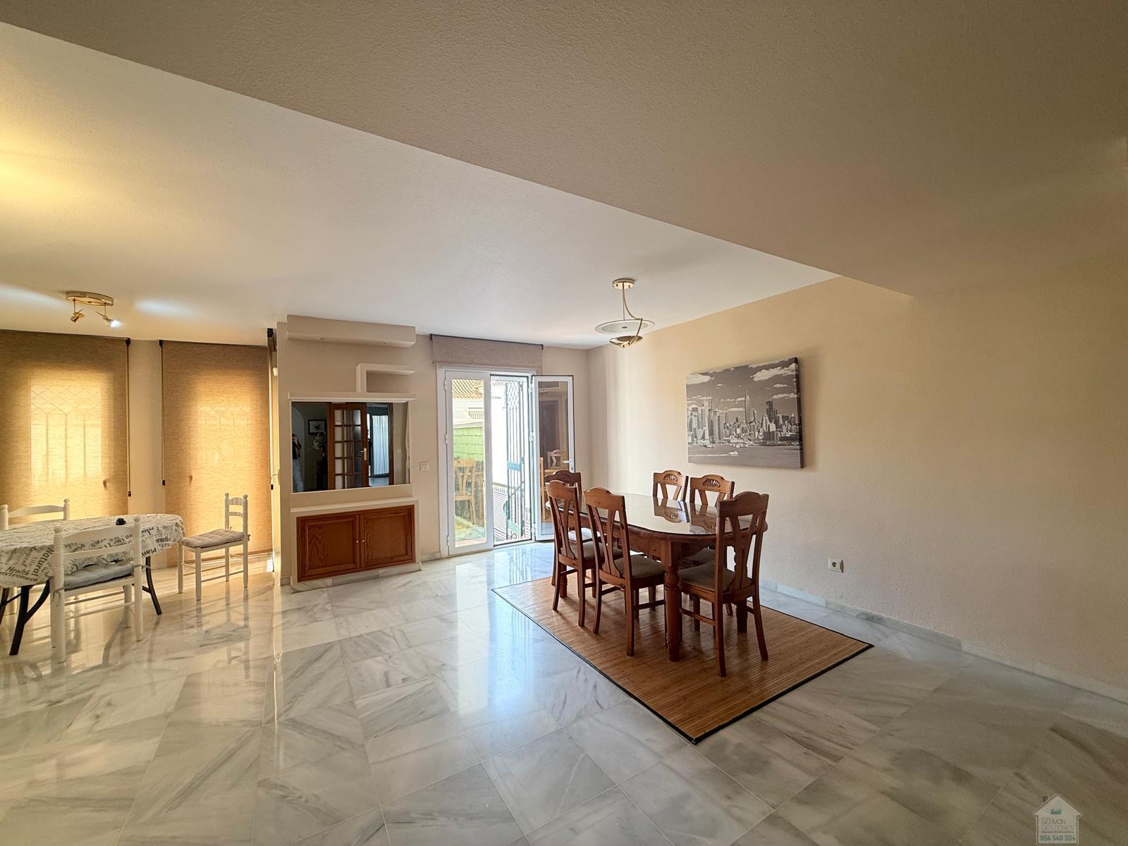 Venta de chalet en Tomares
