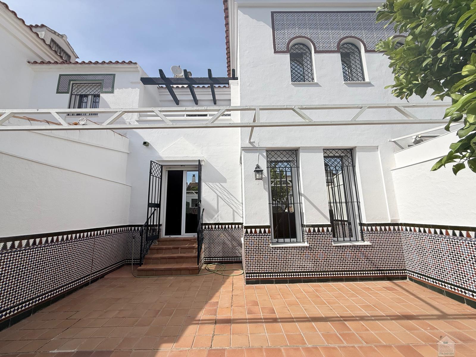 Venta de chalet en Tomares