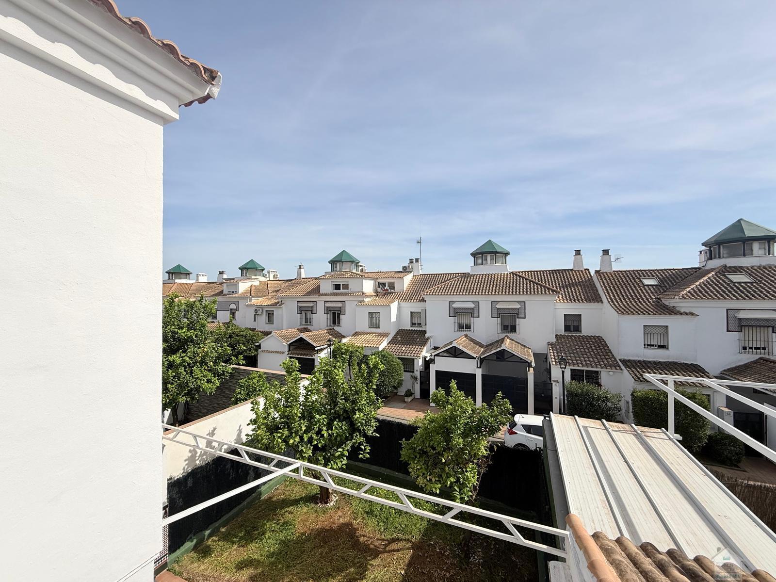 Venta de chalet en Tomares