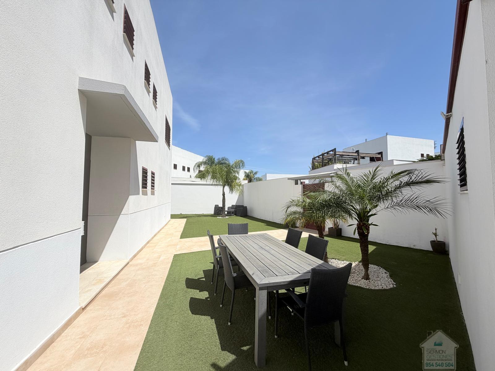 For rent of chalet in Dos Hermanas