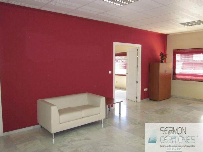 For sale of office in Mairena del Aljarafe