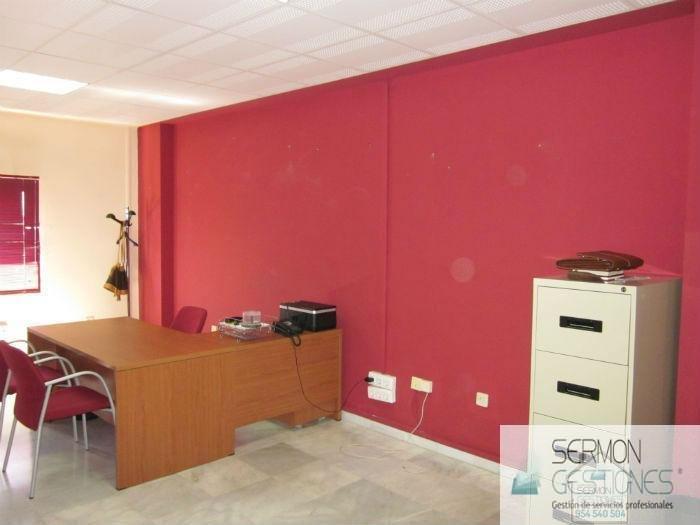 For sale of office in Mairena del Aljarafe