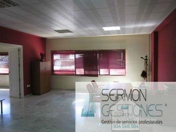 For sale of office in Mairena del Aljarafe