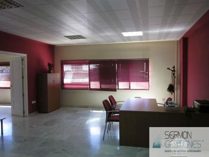 For sale of office in Mairena del Aljarafe