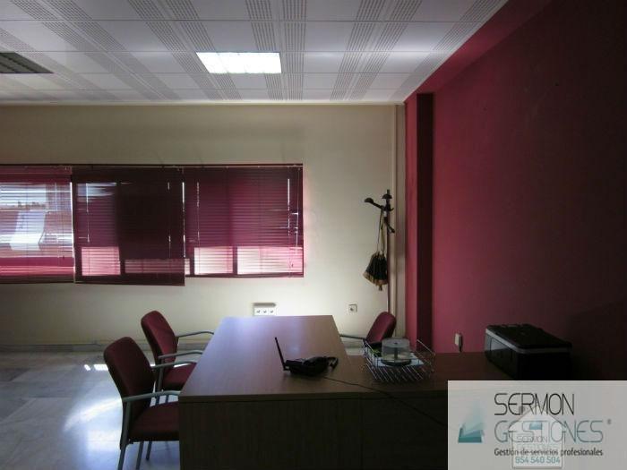 For sale of office in Mairena del Aljarafe