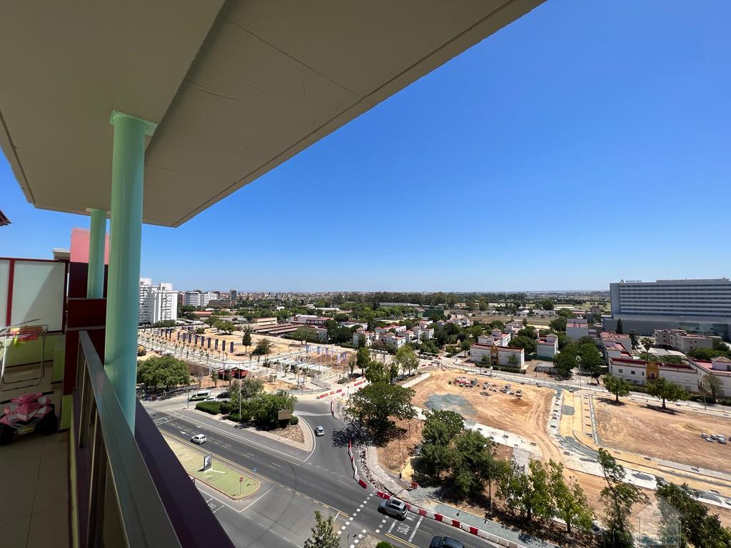 For sale of penthouse in Sevilla