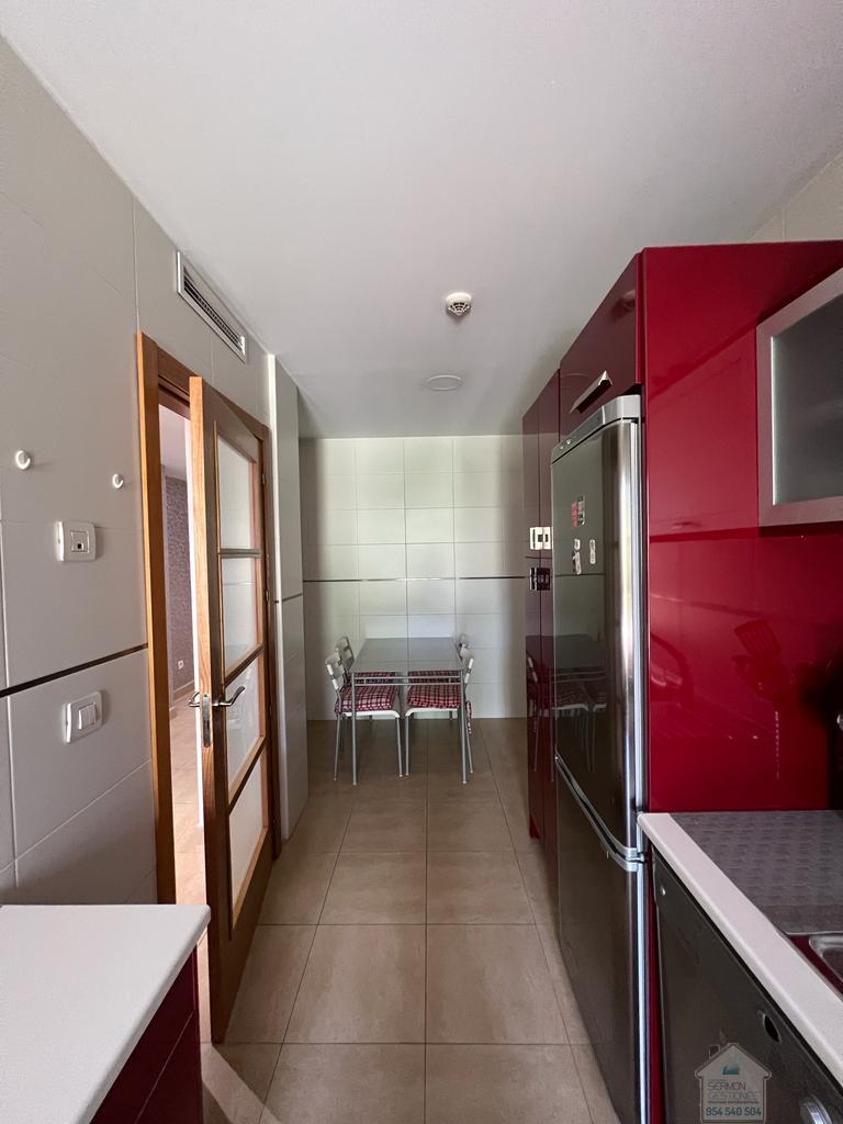For sale of penthouse in Sevilla