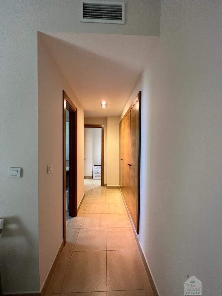 For sale of penthouse in Sevilla